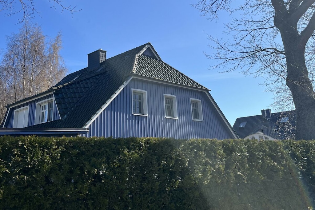 606023