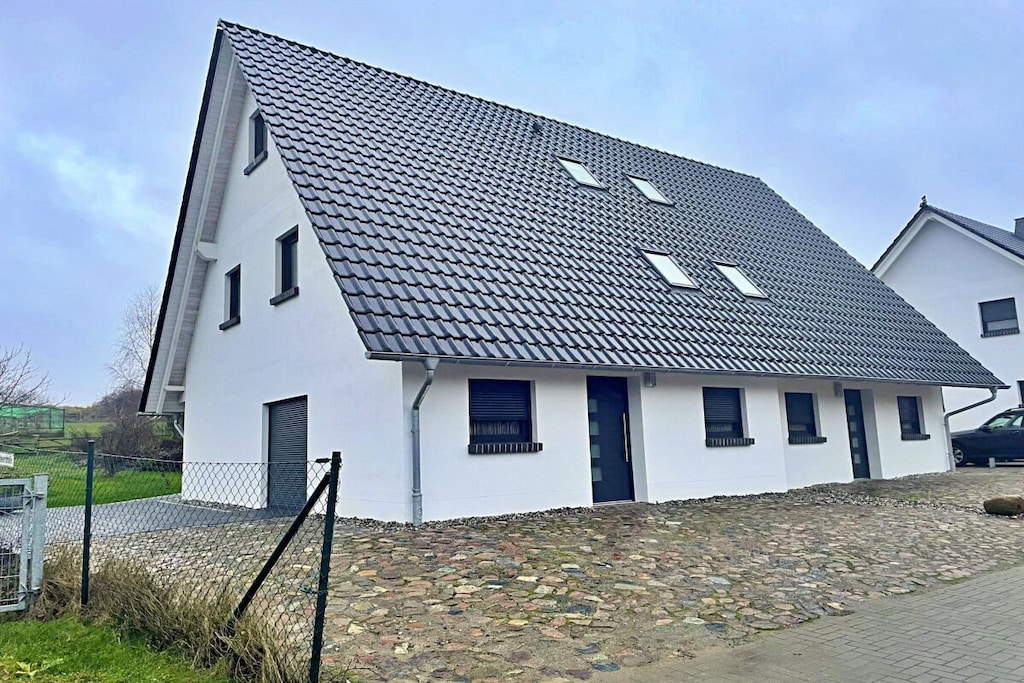 769631