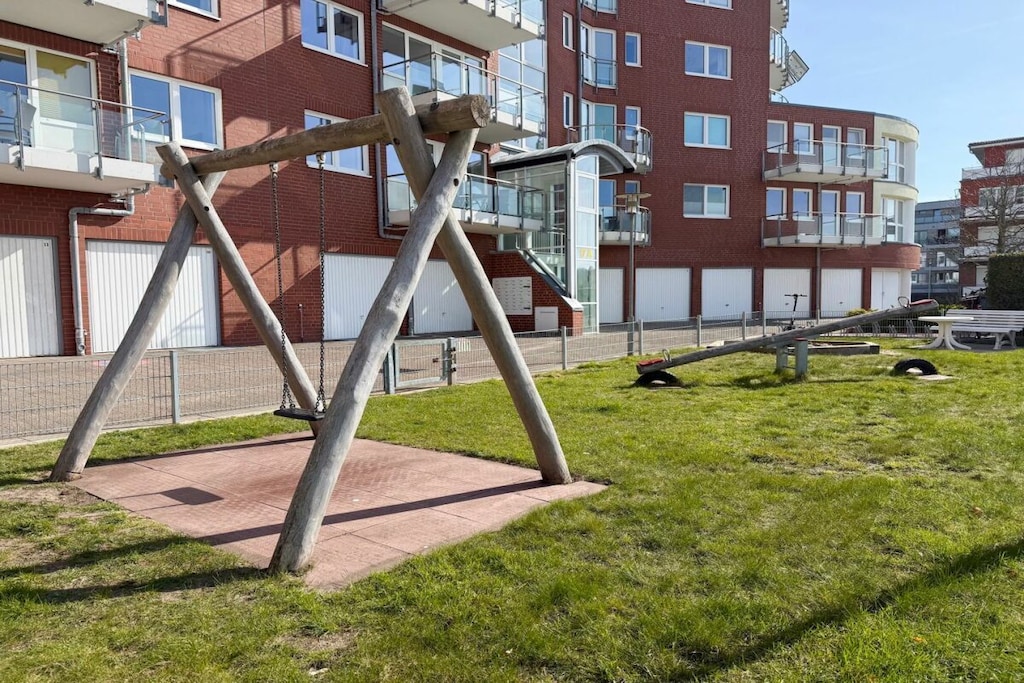 772111
