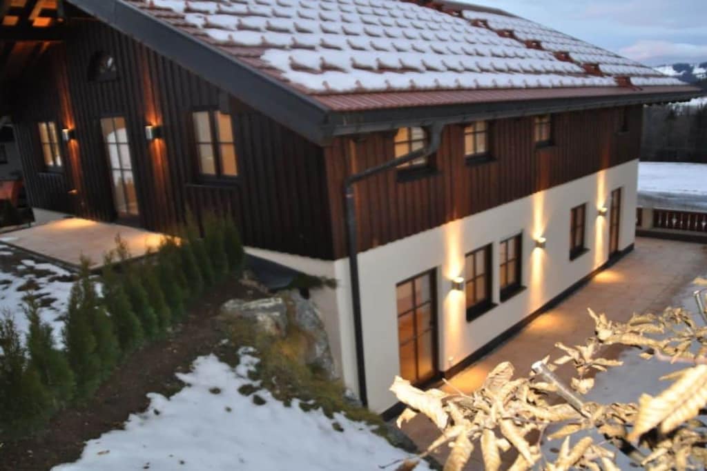 50647
