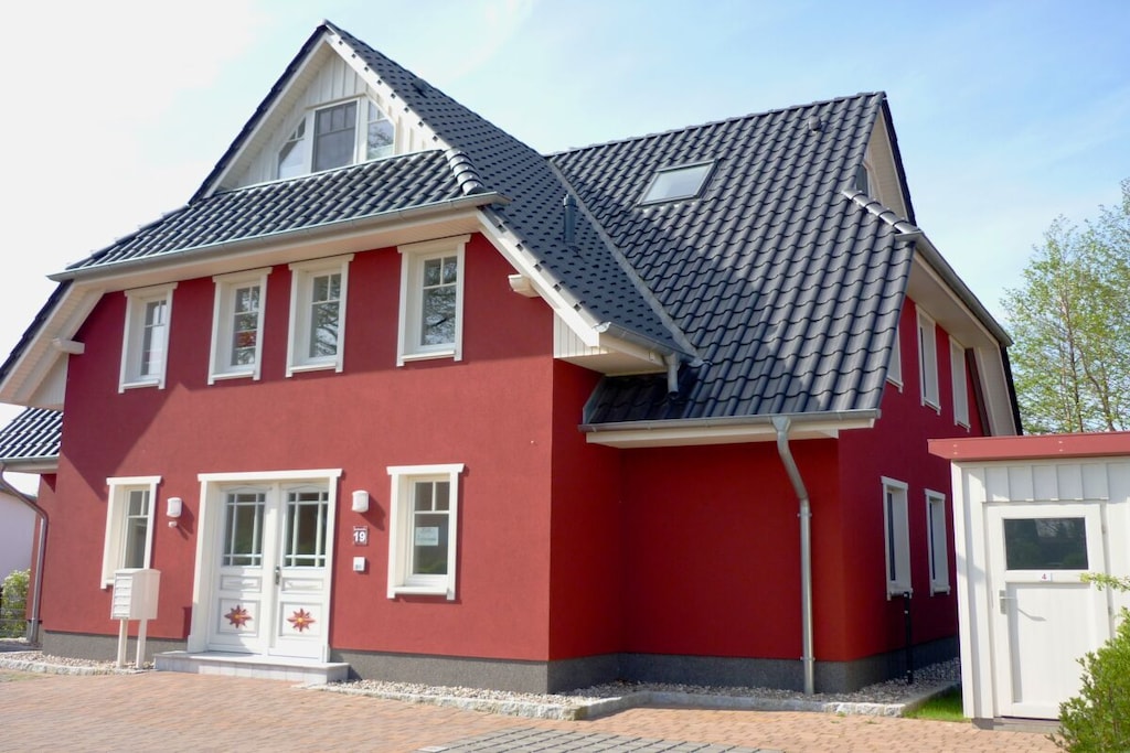 63647