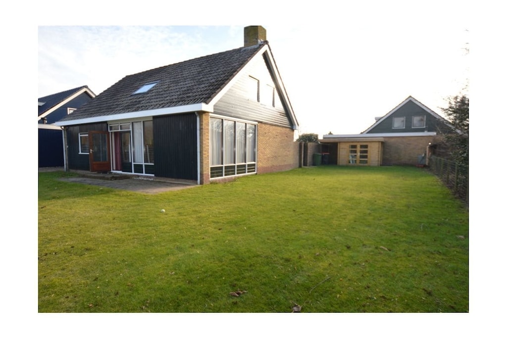 208557