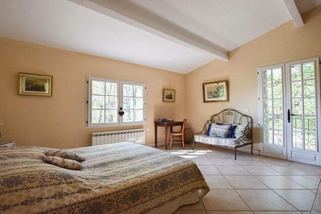 334968 - Non tagué