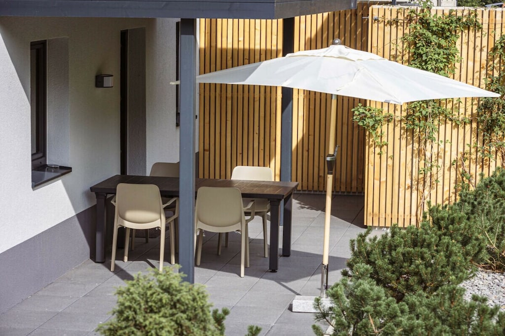 757361