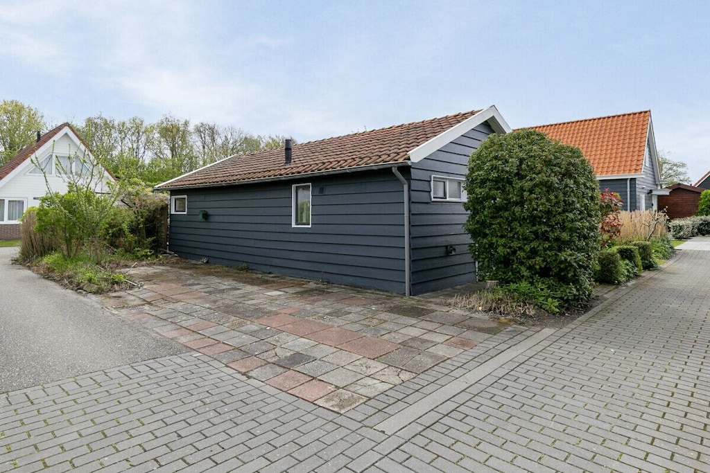 516352