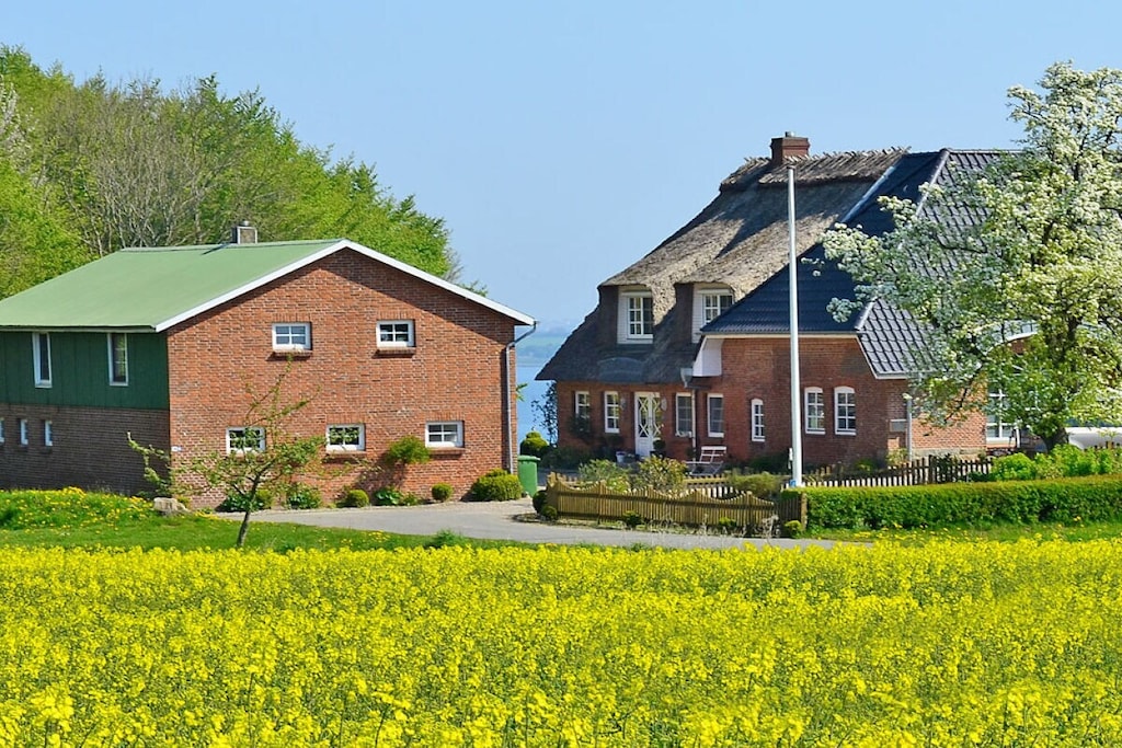 181863