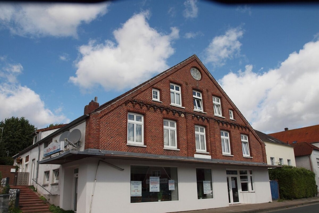 225886