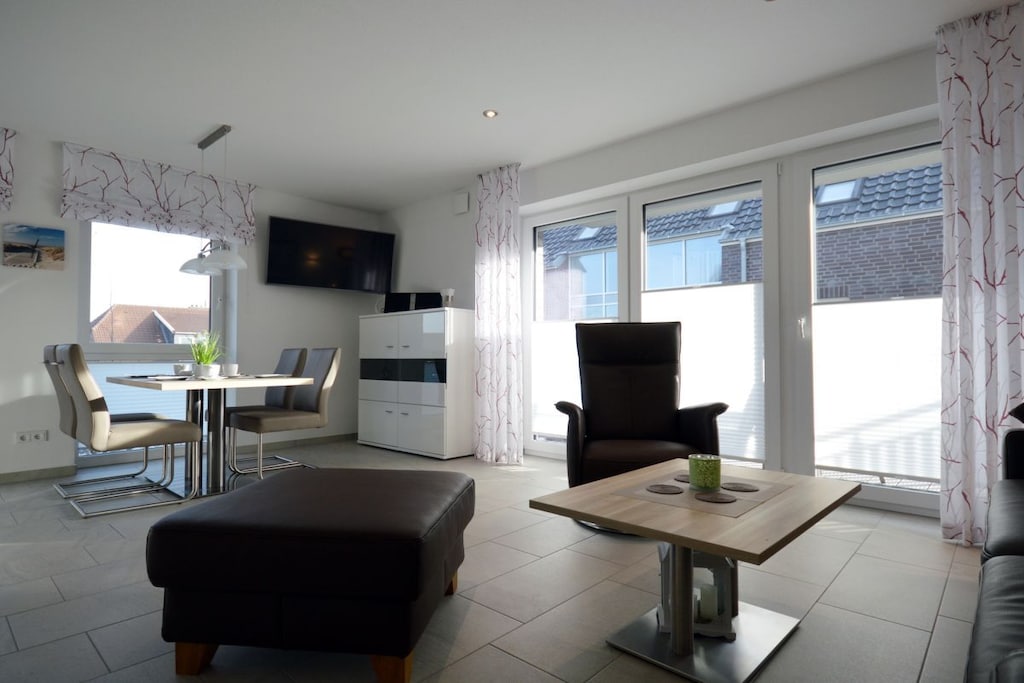 260697