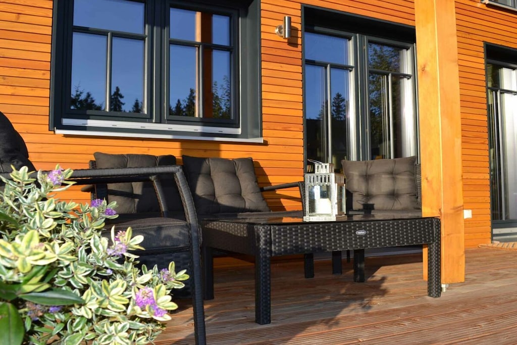 579296