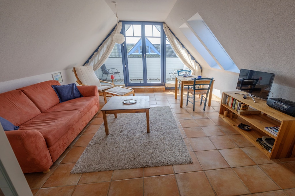 233015