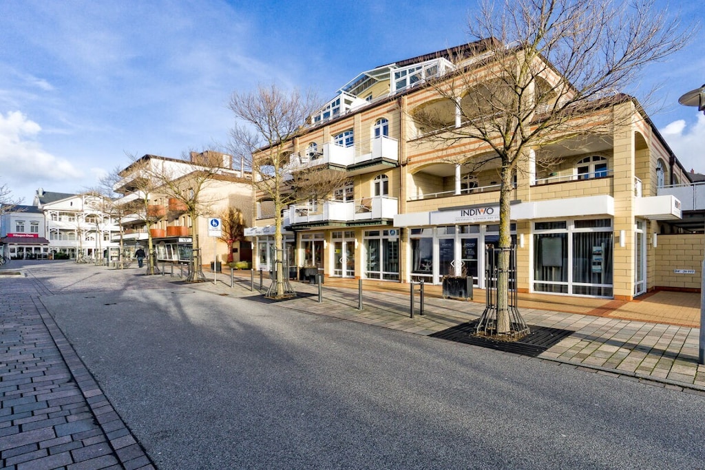 218119