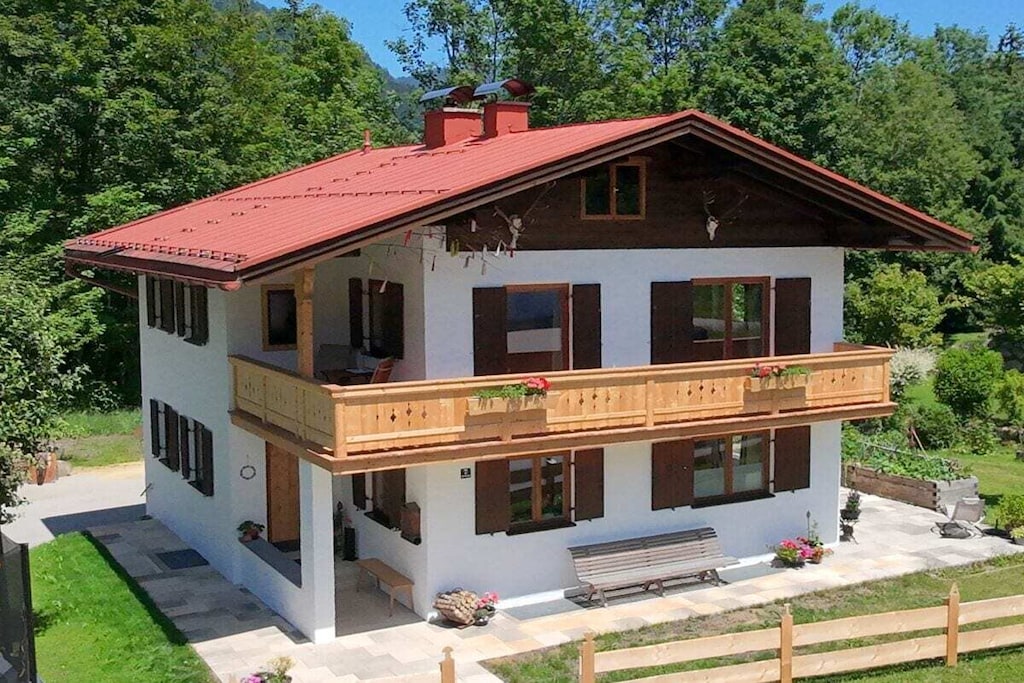 768451