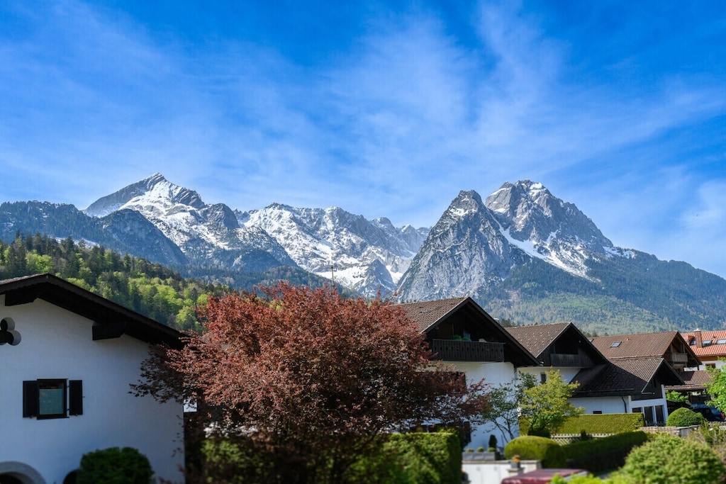 216346