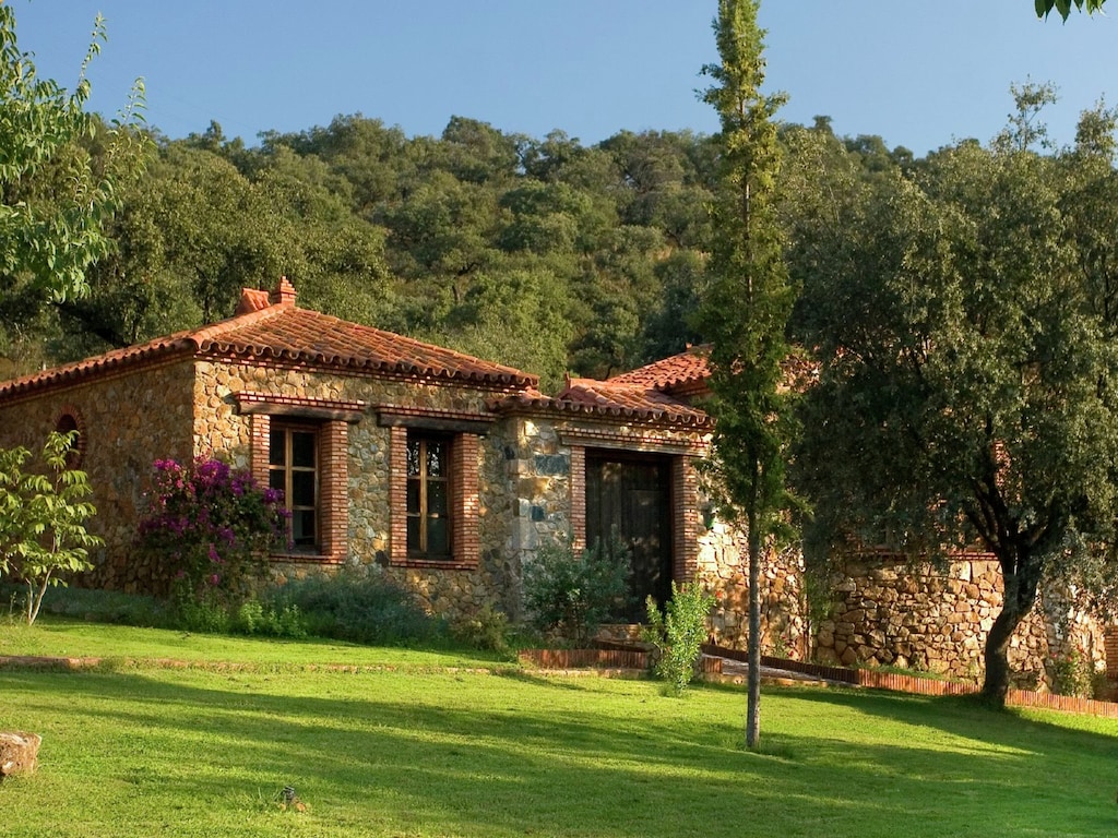 Cottage The Turtle in Alájar vlakbij het strand