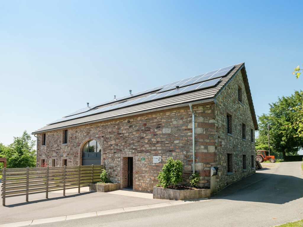 Ouderwets vakantiehuis in Ovifat, België met sauna