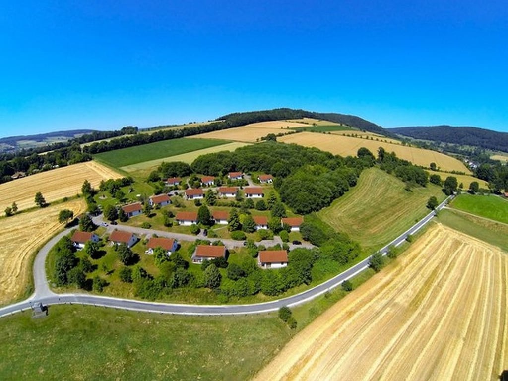 In het hart van het Weserbergland met zijn prachtige natuurgebieden en historische centra ligt Feriendorf Uslar even boven het gelijknamig plaatsje. Een prima bestemming voor het hele gezin!