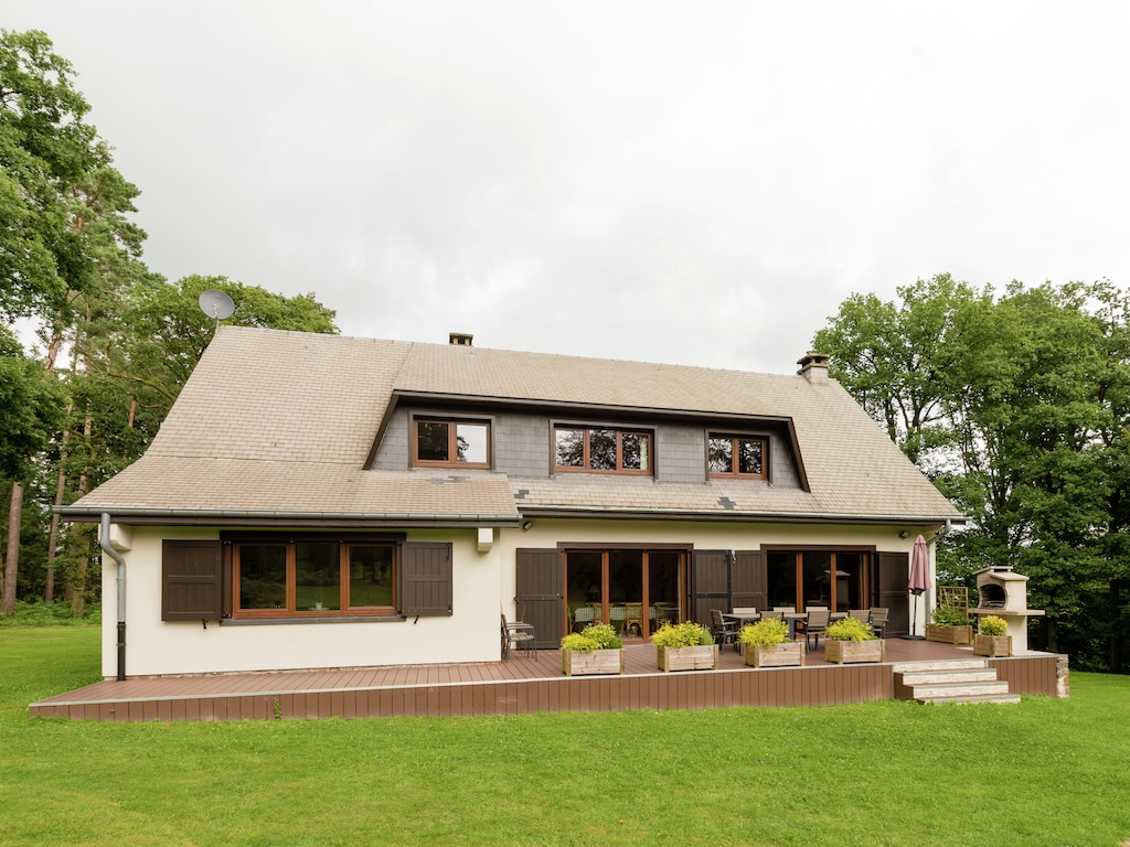 Villa in Erneuville nabij het stadscentrum