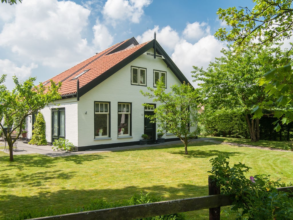 Gemütliches Ferienhaus mit eigenem Garten in Schoorl