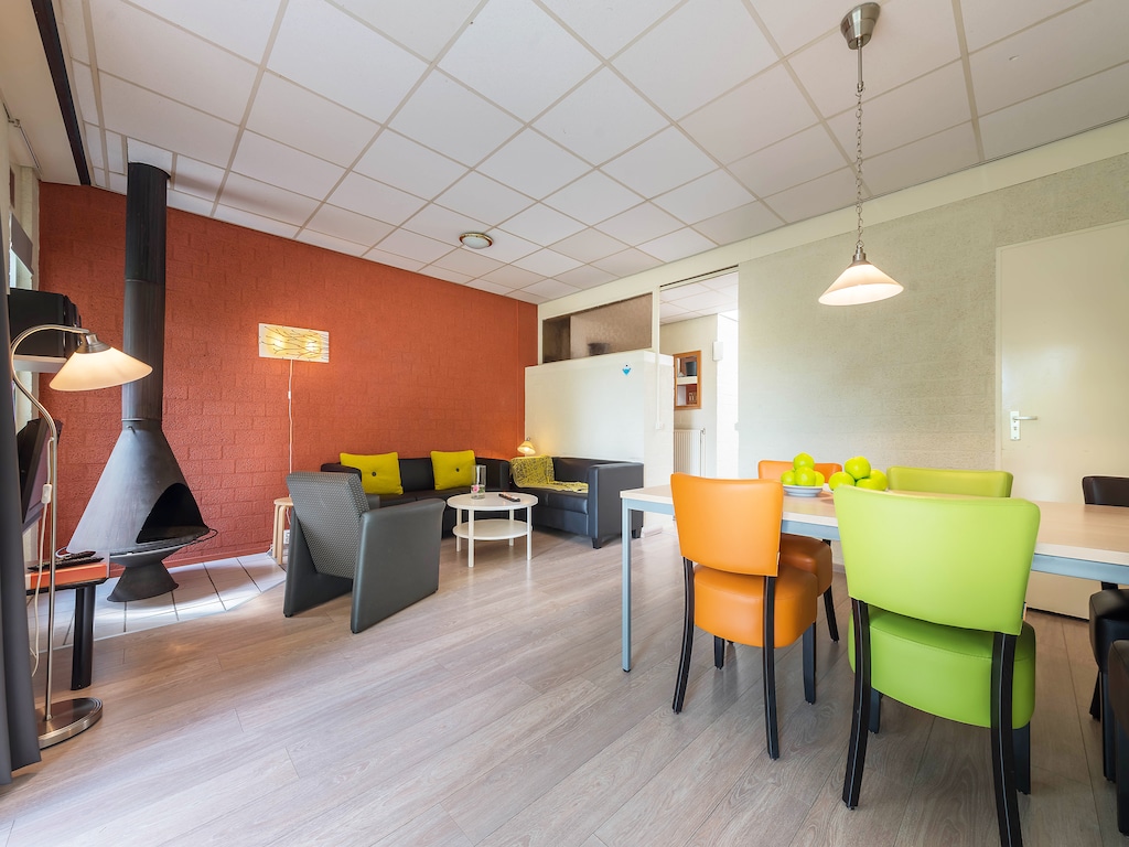 Bungalow met open haard nabij Valkenburg