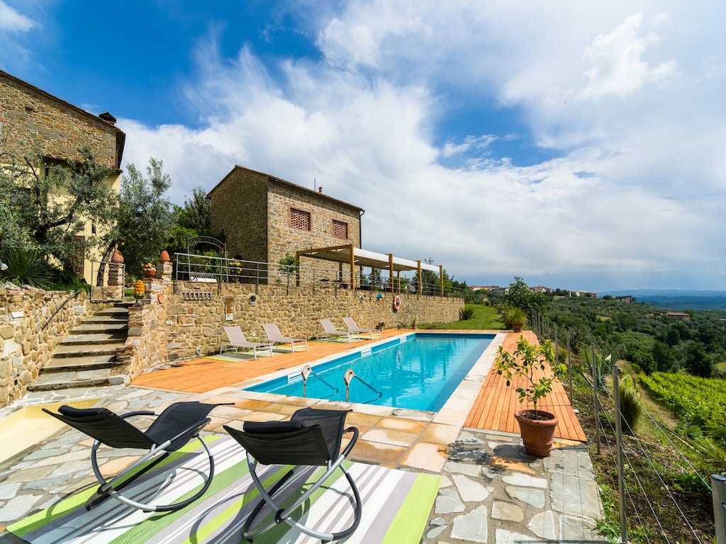 Ferienhaus in Vinci mit Pool und Toskana-Blick