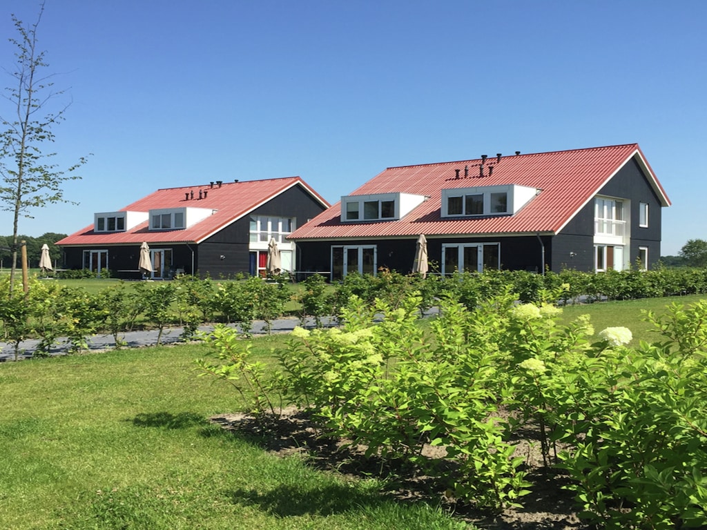 Luxe villa met gedeeld zwembad