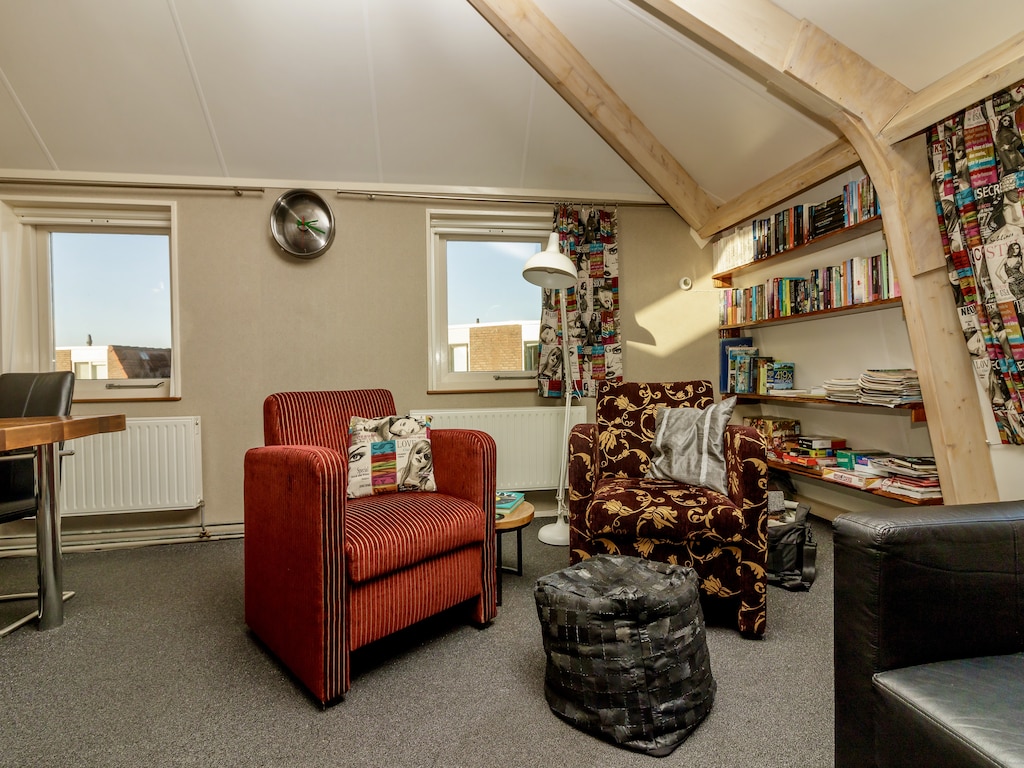 Zuhause mit Vinyls, Fahrrädern und Wasserwegen