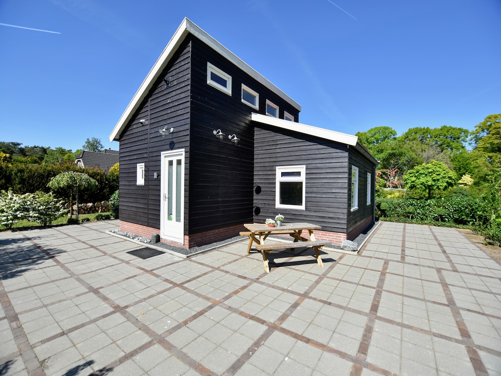 Freistehendes Ferienhaus am Rande der Veluwe in Eerbeek, für bis zu 4 Personen, mit Garten und Terrasse.