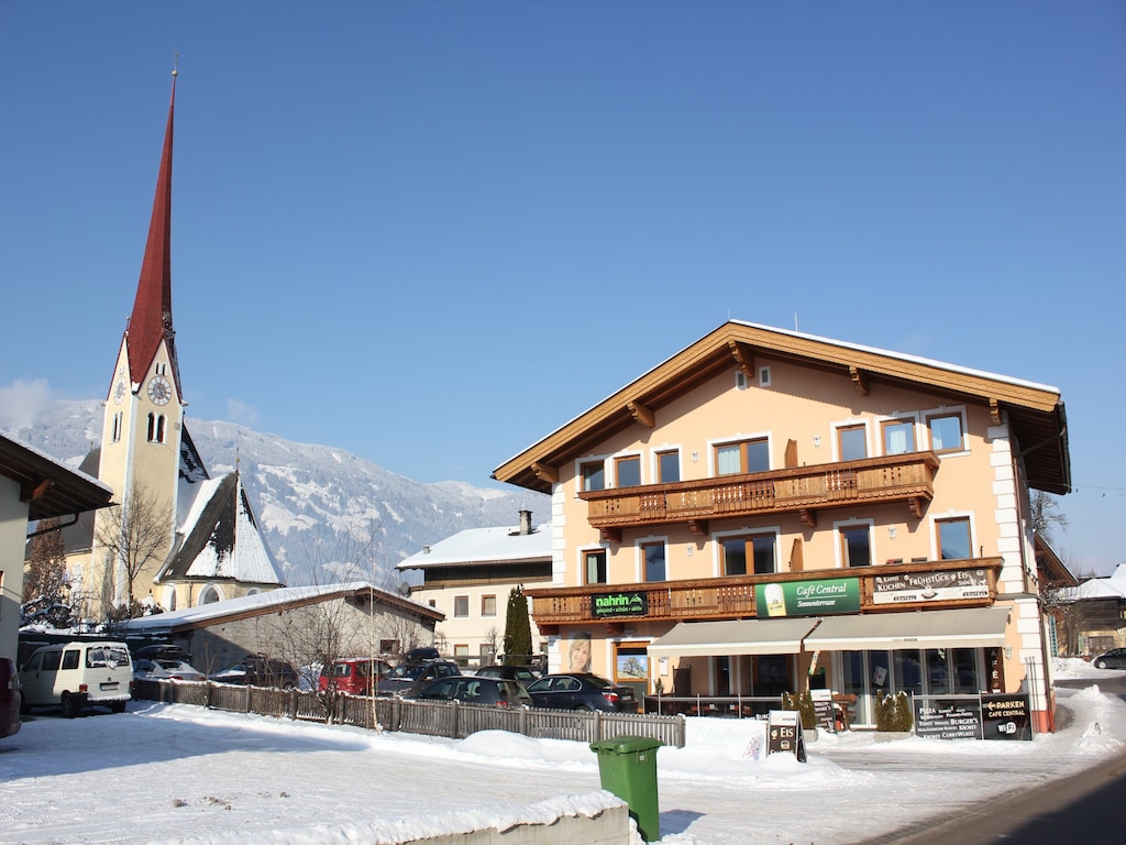 Apartment in Uderns near the ski area