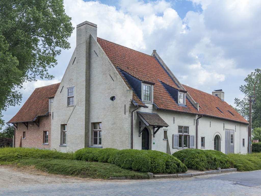 Luxe landhuis in Sint-Laureins met privétuin