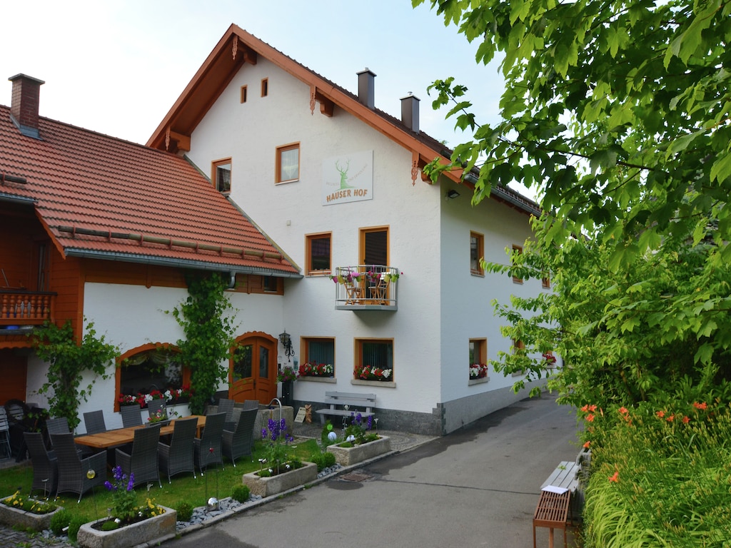 Geräumige Ferienwohnung in Stocking in Waldnähe