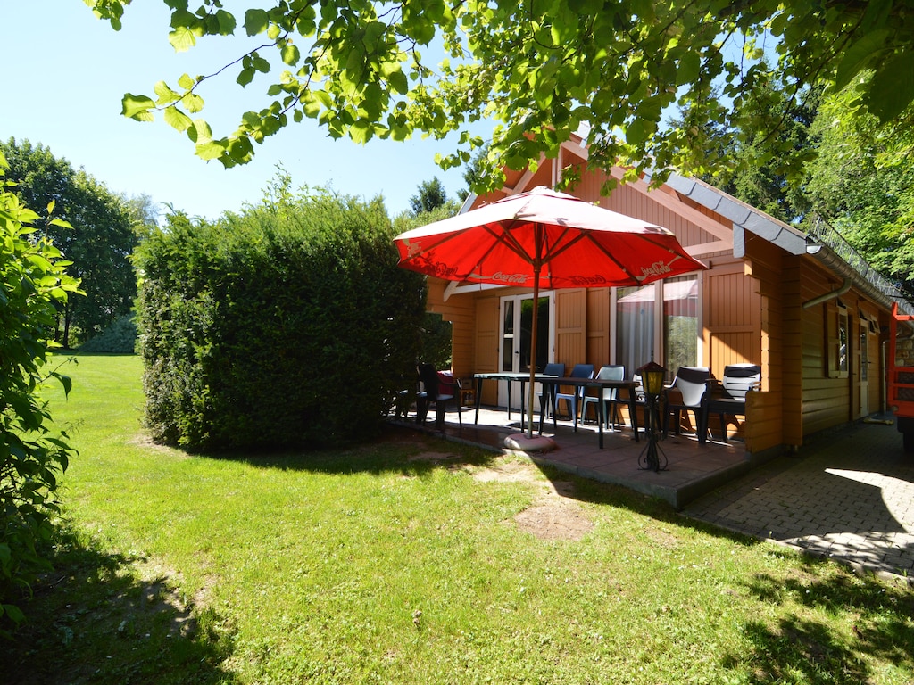 Ein friedliches Chalet in Ovifat mit Terrasse