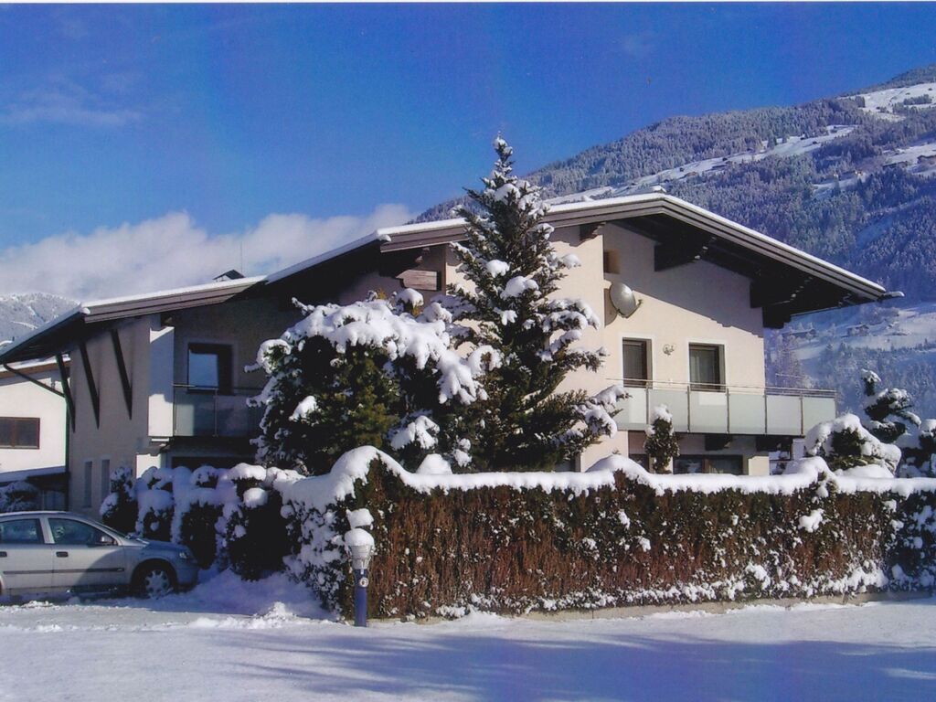 Apartment in Aschau im Zillertal near Ski Area