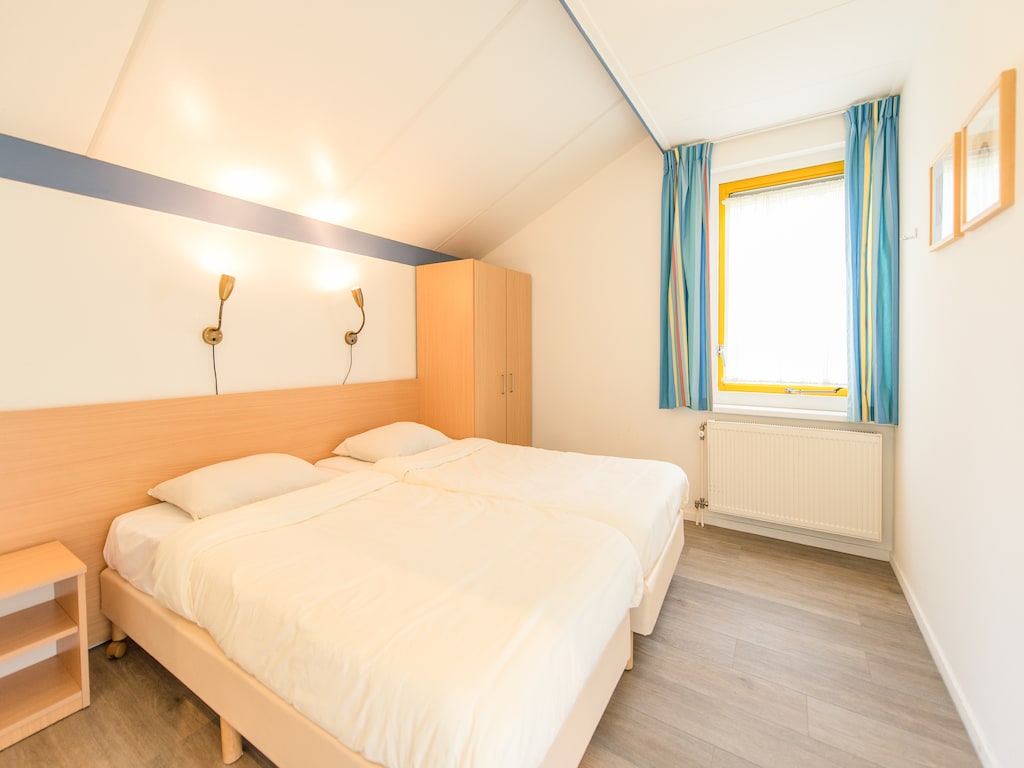 Comfortabele bungalow met afwasmachine 1,5 km van het strand