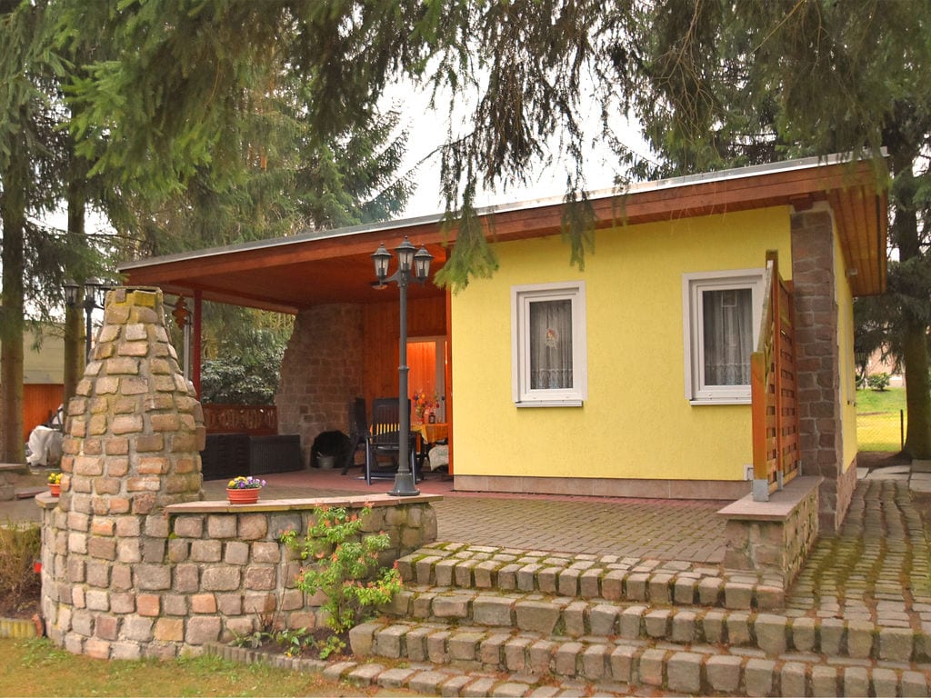 Vintage-Ferienhaus mit Terrasse in Trieb