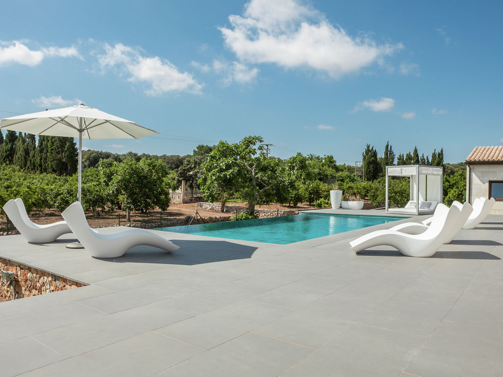 Modern herenhuis met privé zwembad in Muro