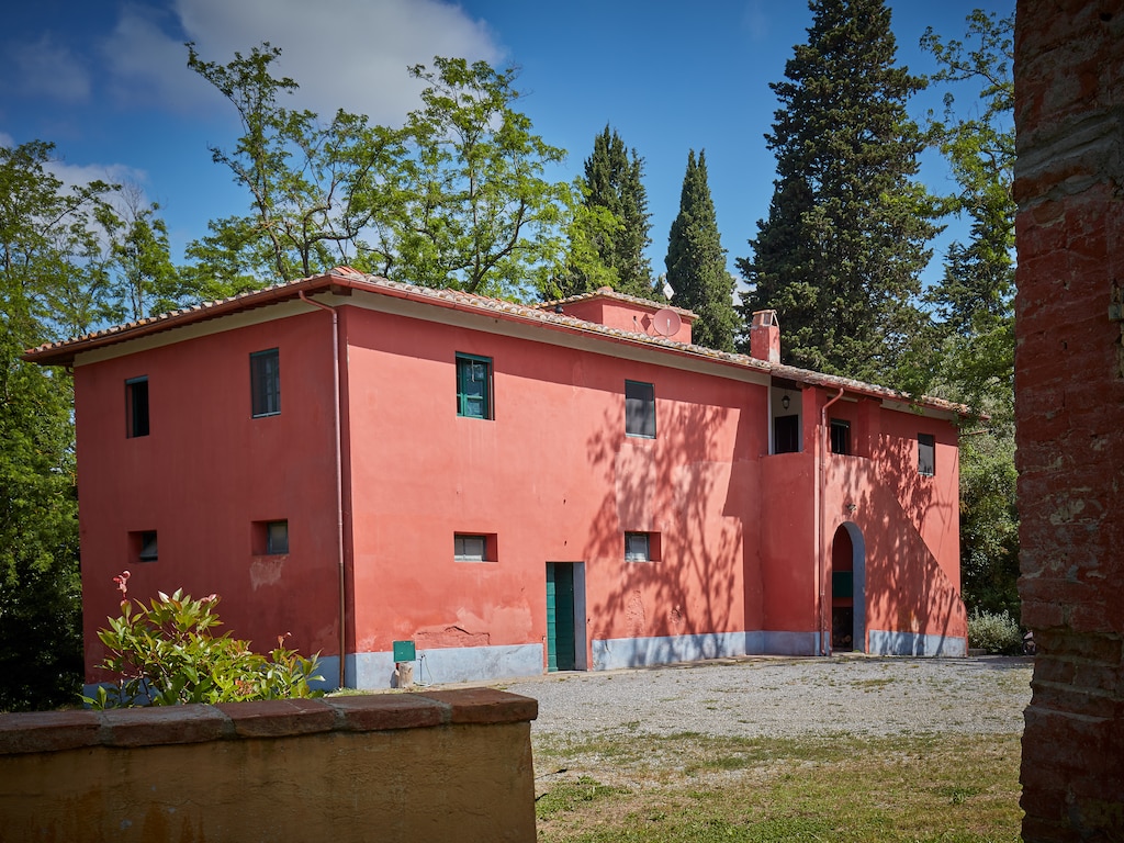 Ruim appartement in Ghizzano met een privézwembad