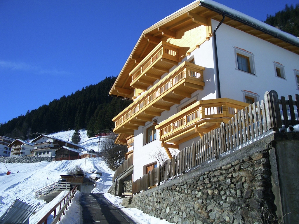 Appartement mit Bergblick vom Balkon