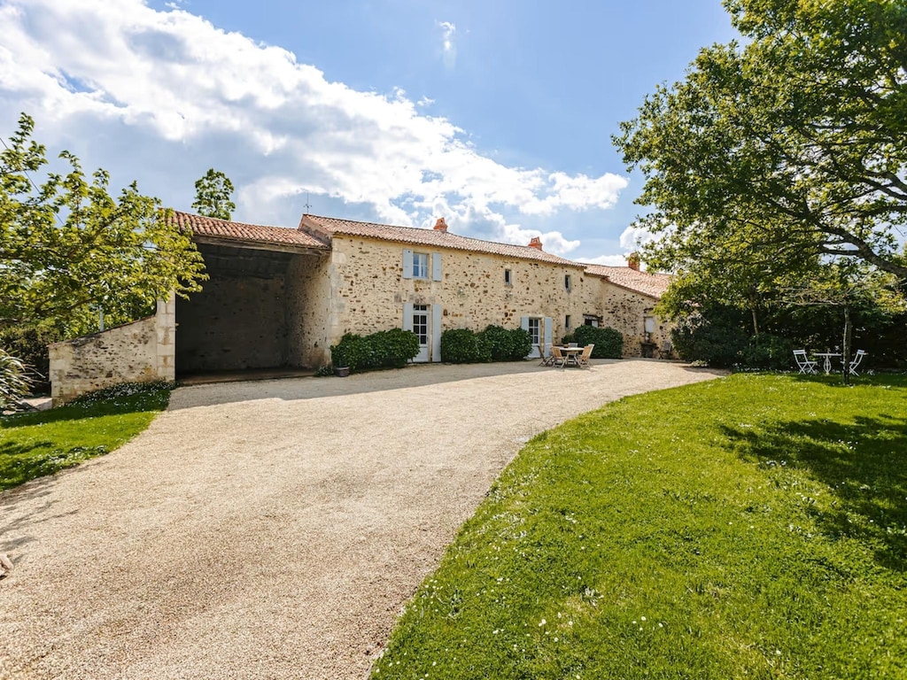 Ferienhaus mit Pool in Saint-Laurent