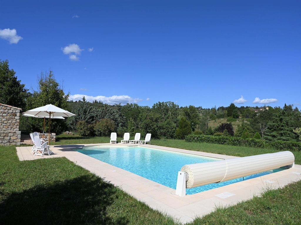 Villa in Largentière met privézwembad