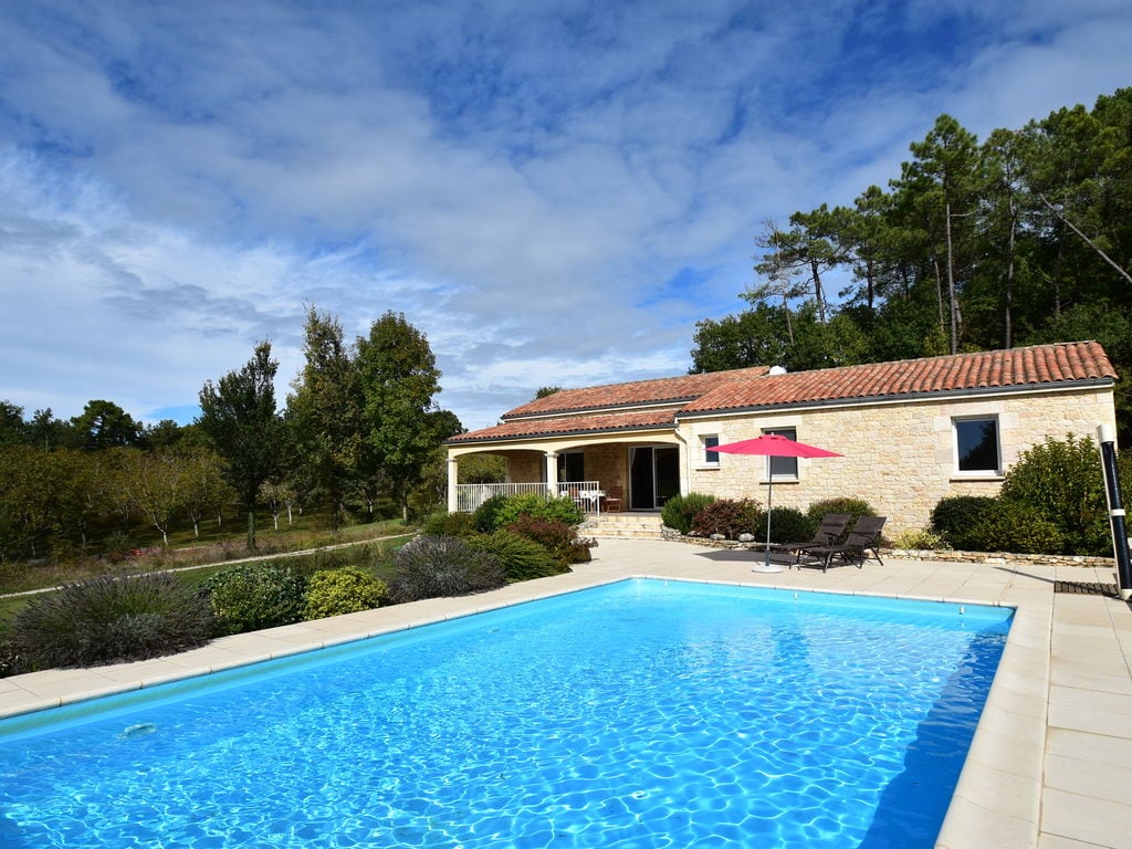 Vakantiehuis met privé zwembad in Montcléra