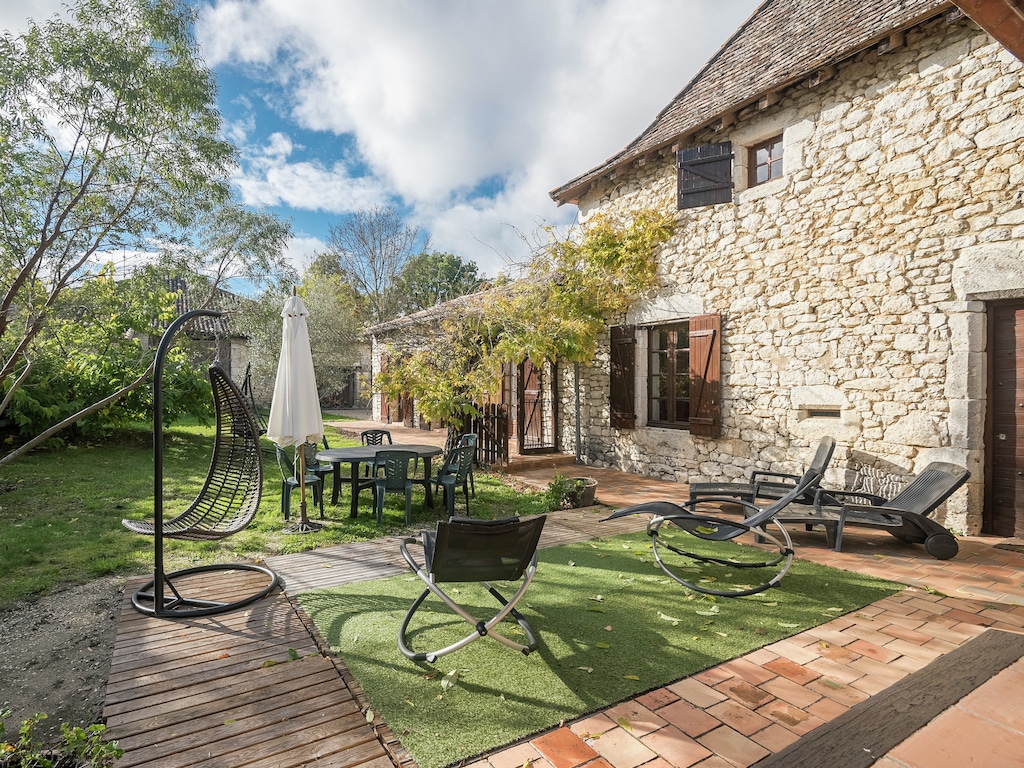 Ferienhaus in Bouniagues mit Pool