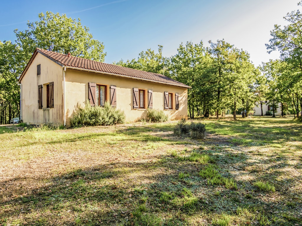 Vakantiehuis in Salignac met Zwembad & Uitzicht