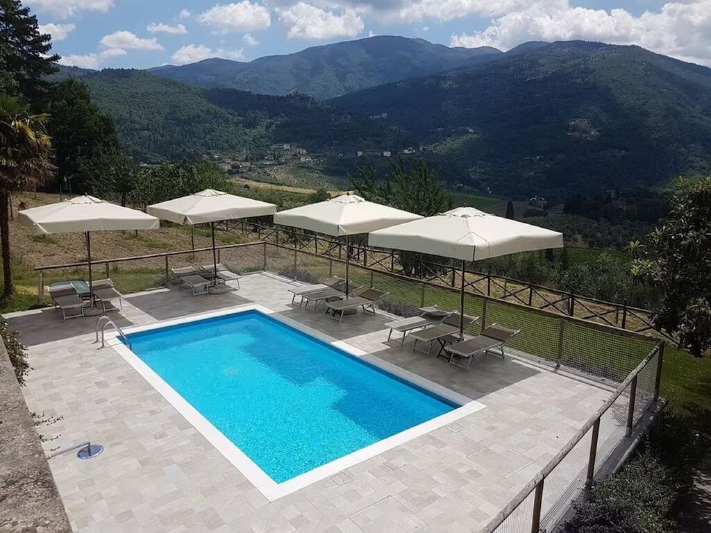 Vakantiehuis in Pelago met tuin
