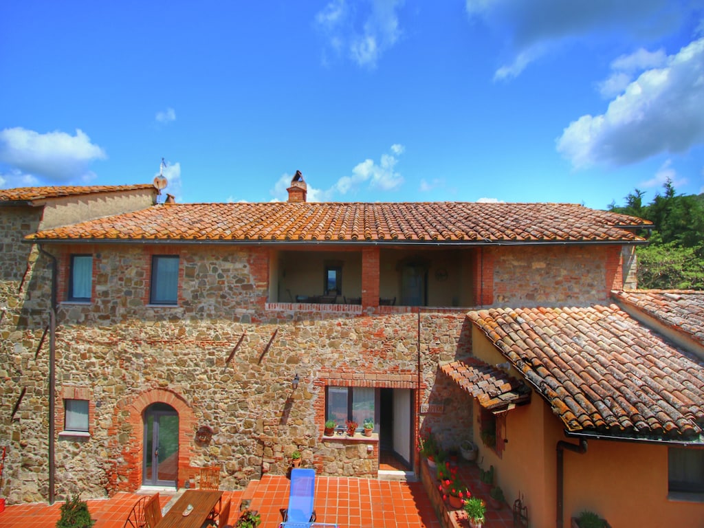Karakteristiek vakantiehuis in Toscane met terras