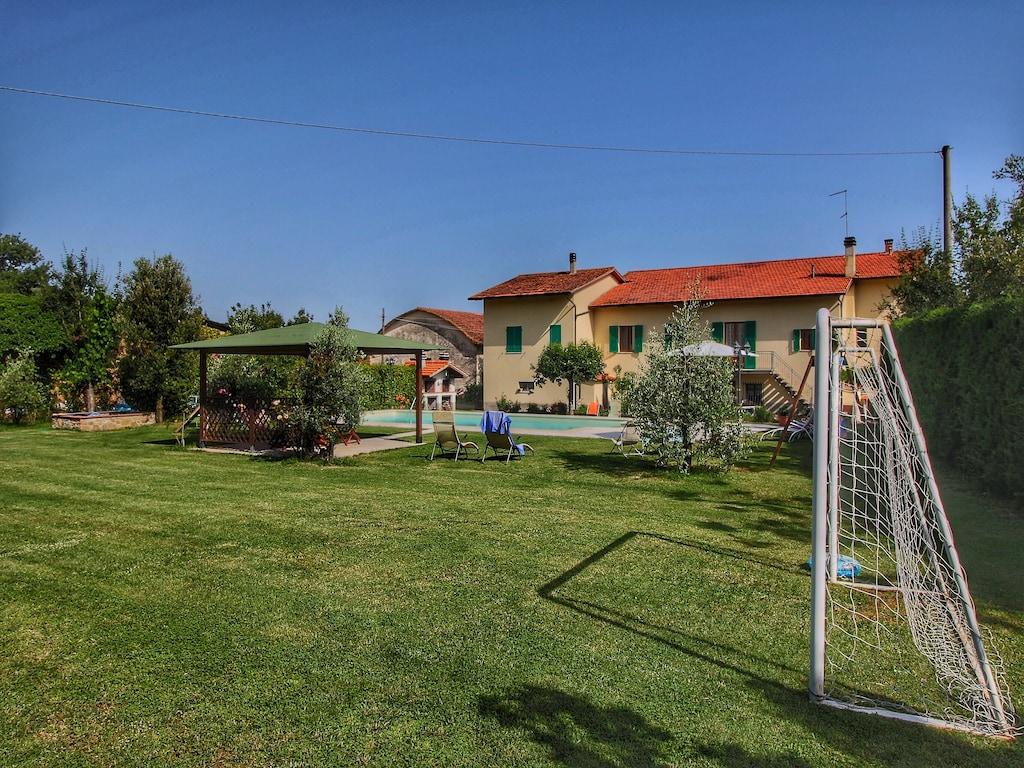 Ruime boerderij in Castiglion