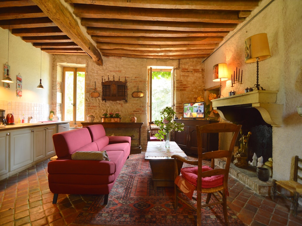 Mooi vakantiehuis met vijver in Champvert