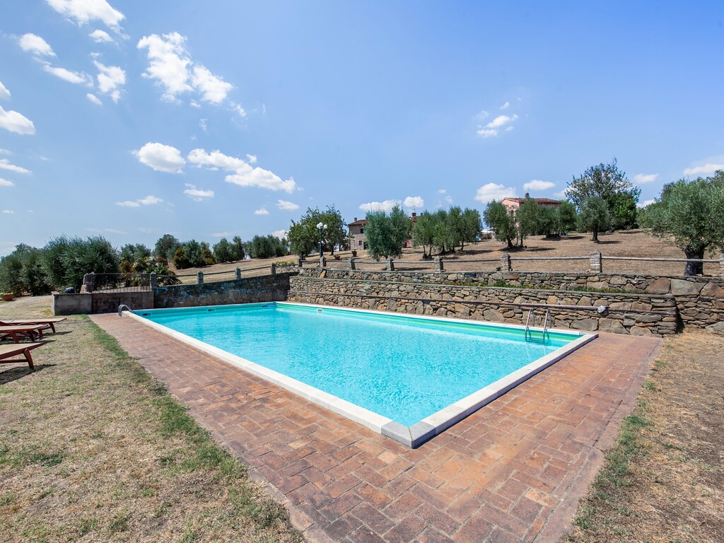 Gezellig vakantiehuis in Capraia e Limite met zwembad