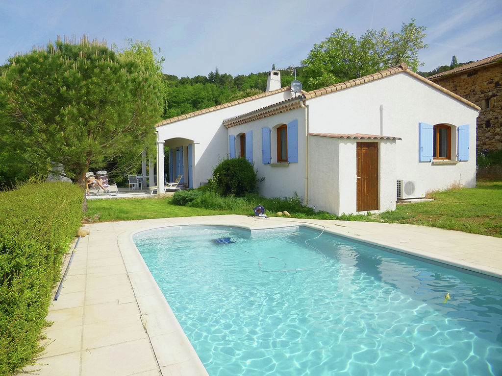 Comfortabele villa in Coux met privé zwembad
