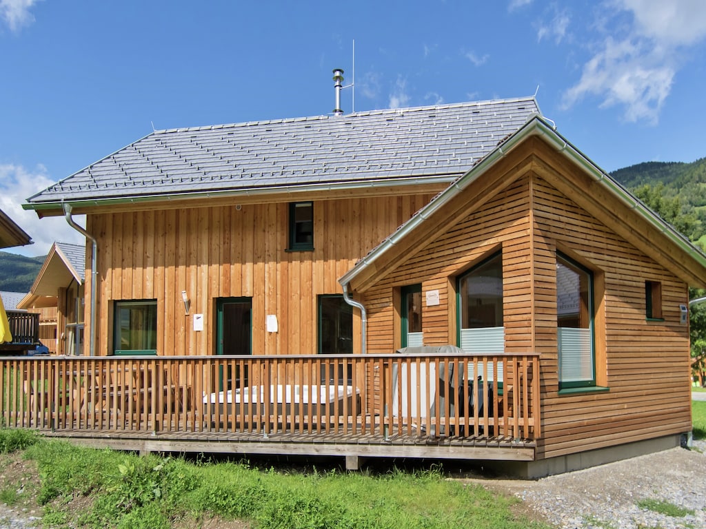 Angenehmes Chalet mit Sauna und Außenjacuzzi