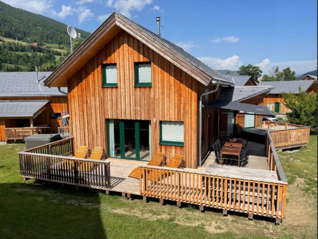 Angenehmes Chalet mit Sauna und Außenjacuzzi